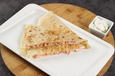 Блины с семгой и творожным сыром: купить по цене 320.00, вес: 250 Блины с семгой и творожным сыром