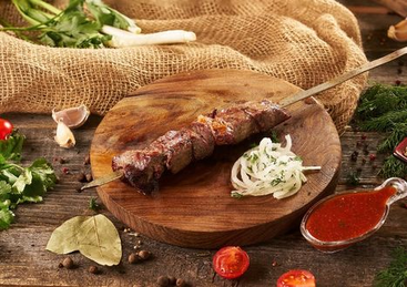 Шашлык из баранины + соус: купить по цене 510.00, вес: 130 Шашлык из баранины + соус