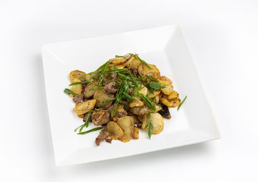 Жареный картофель с мясом доставка: купить по цене 2390.00, вес: 433 Жареный картофель с мясом доставка