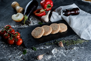 Биточки из курицы классические : купить по цене 220.00, вес: 320 Биточки из курицы классические