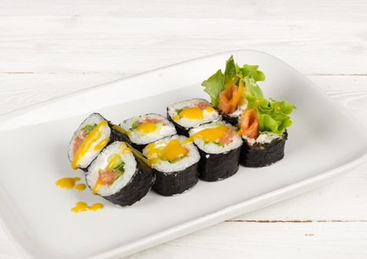 Фреш ролл с лососем: купить по цене 430.00, вес: 236 Фреш ролл с лососем